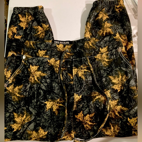 SOLD! NWT! True Religion “Leaf Camo” Big T Hoodie/Jogger set size Large - Picture 7 of 9